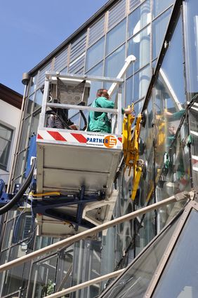 44m LKW-Arbeitsbühne mit Seilwinde