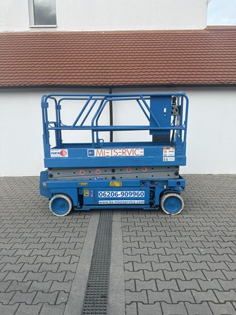 8m Genie Elektor-Scherenbühne schmal im Gebrauchtmaschinen-Markt von PartnerLIFT kaufen