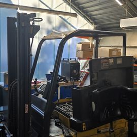 OM Elektro Dreirad Gabelstapler XE18 - PartnerLIFT