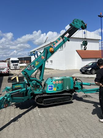 2,8t Maeda Minikran im Gebrauchtmaschinen-Markt von PartnerLIFT kaufen